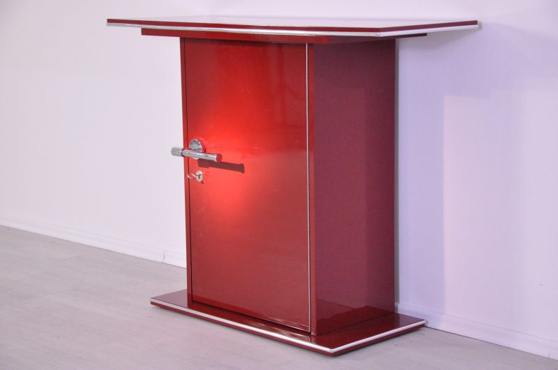 Kleine Konsole im Art-Deco-Stil