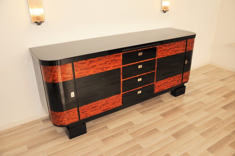 Art-Deco-Sideboard mit Klavierlack