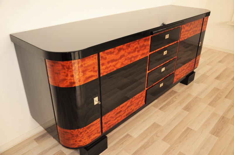 Art-Deco-Sideboard mit Klavierlack
