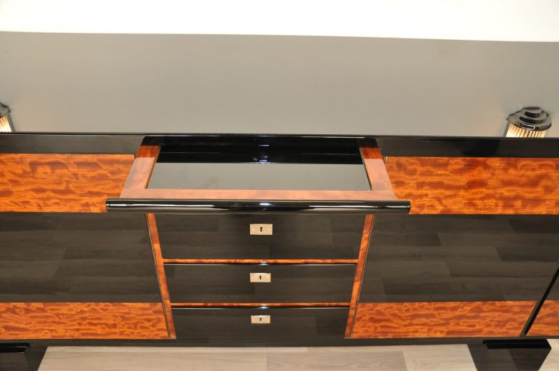 Art-Deco-Sideboard mit Klavierlack