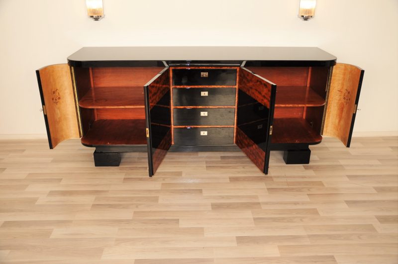 Art-Deco-Sideboard mit Klavierlack