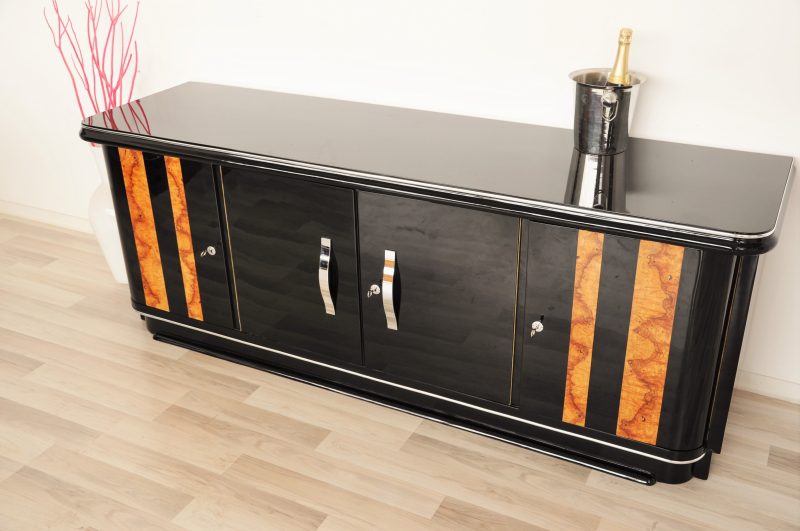Art-Deco-Nussbaum-Lowboard mit Klavierlack
