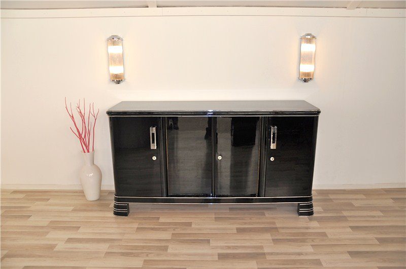 Englisches Art-Deco-Sideboard mit geradlinigem Design