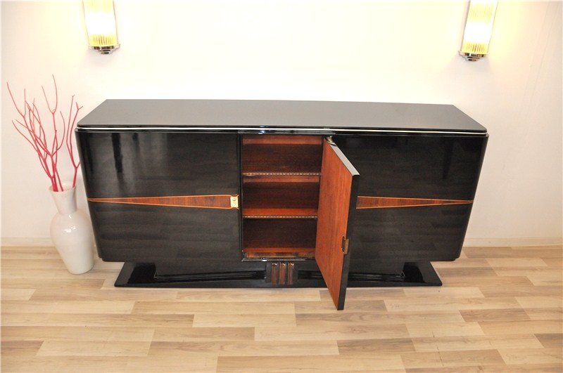 Schwebendes Art-Deco-Buffet mit edlen Holzdetails
