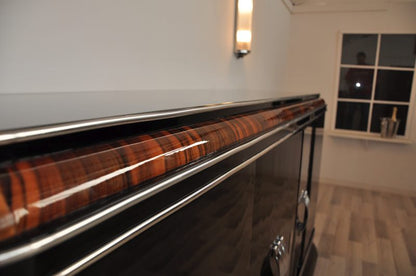 Französisches Art-Deco-Sideboard mit Klavierlack und Mahagoni-Verzierungen
