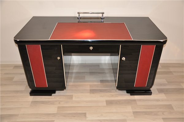 Art Deco Schreibtisch mit wundervollen Lederapplikationen