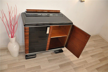 Quadratische Art-Deco-Kommode mit großen Chromgriffen
