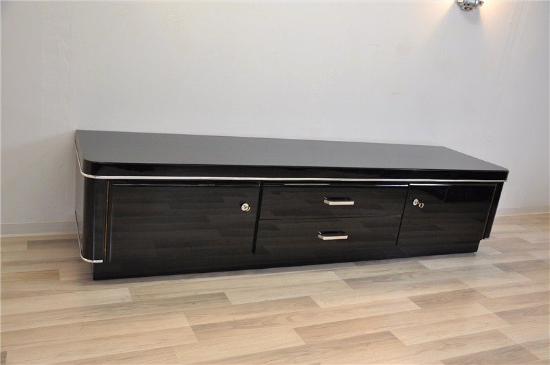 Fine Art Deco lowboard