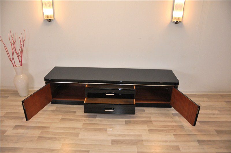 Fine Art Deco lowboard