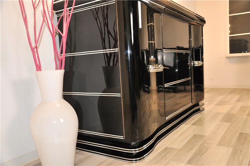 Buffet im Art-Deco-Stil mit Chromauskleidung