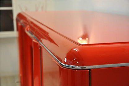 Rotes Art Deco Buffet mit wundervollem Farbton