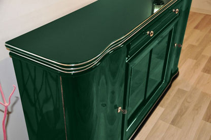 Elegantes britisches Sideboard in Hochglanzgrün