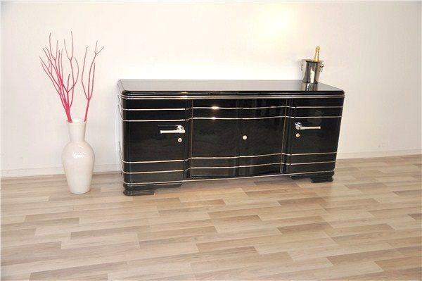 Großes Sideboard im Art-déco-Stil mit Chromstangen
