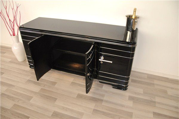 Großes Sideboard im Art-déco-Stil mit Chromstangen