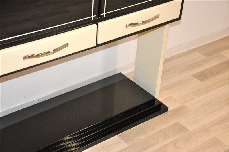Einzigartiges Art-Deco-Highboard