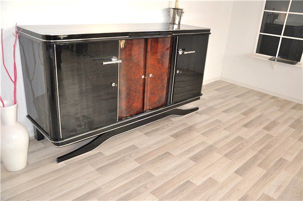 Schwebendes Art Deco Buffet mit einer Walnusstür