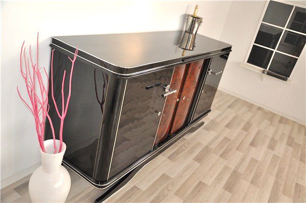 Schwebendes Art-Deco-Buffet mit Walnusstür