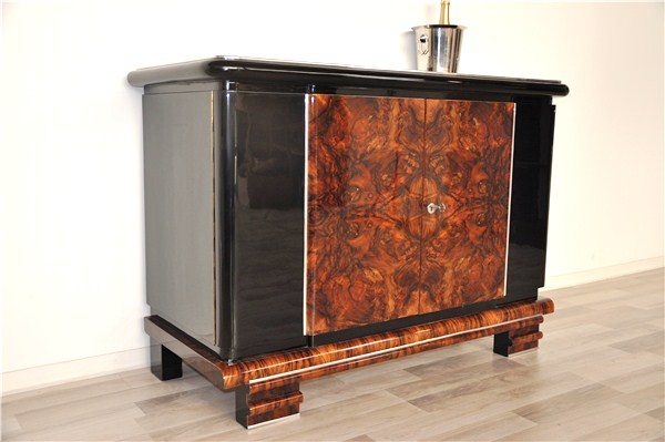 Wurzelholzkommode aus der Art Deco Ära