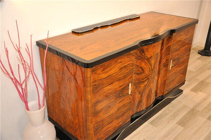 Gebogenes Sideboard aus Walnussholz im Art-Deco-Stil