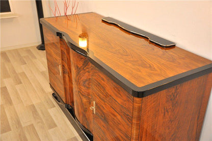 Gebogenes Sideboard aus Walnussholz im Art-Deco-Stil