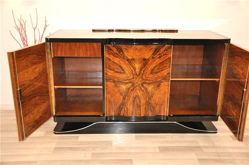 Gebogenes Sideboard aus Walnussholz im Art-Deco-Stil