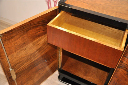 Geschwungenes Art Deco Walnuss-Sideboard
