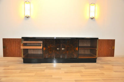 Art-Deco-Lowboard mit dunklem Wurzelholzfurnier