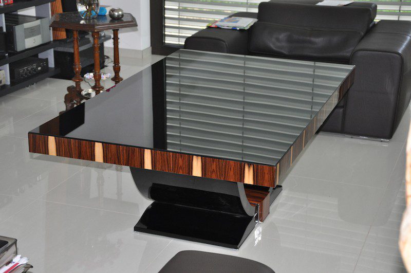Art Deco Couchtisch mit wundervollem Furnier