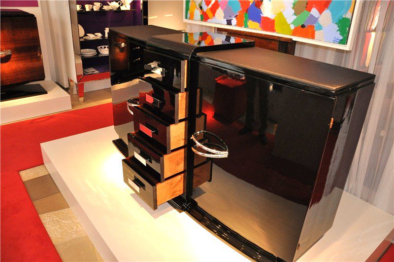 Geschwungenes Sideboard im Art-Deco-Stil in Hochglanzschwarz