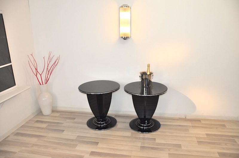 Paar Beistelltische im Art-Deco-Stil mit Klavierlackierung