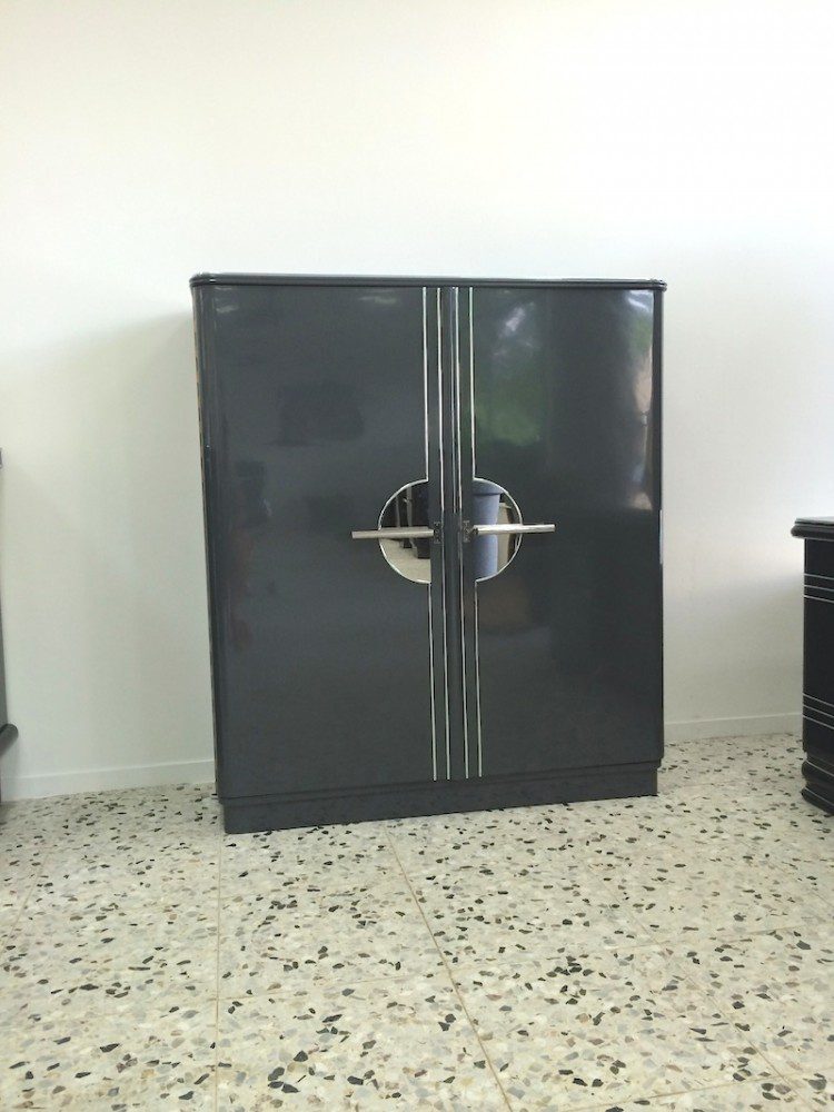 Art Deco Chromliner Schrank Grau Metallic