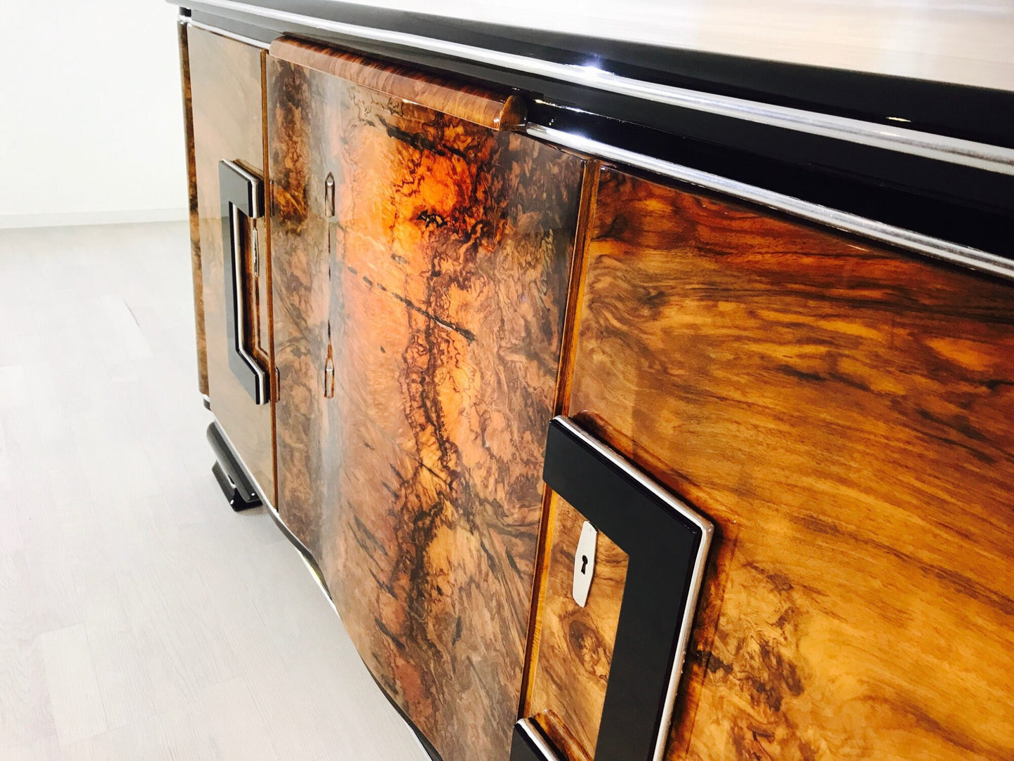 Art Deco Buffet aus Walnussholz