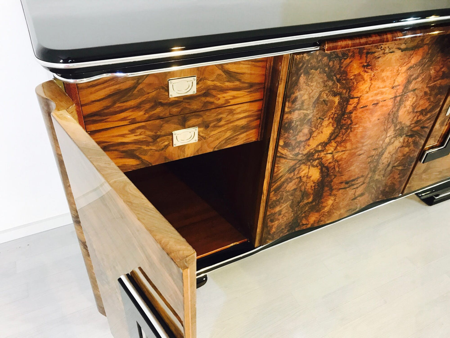 Art Deco Buffet aus Walnussholz