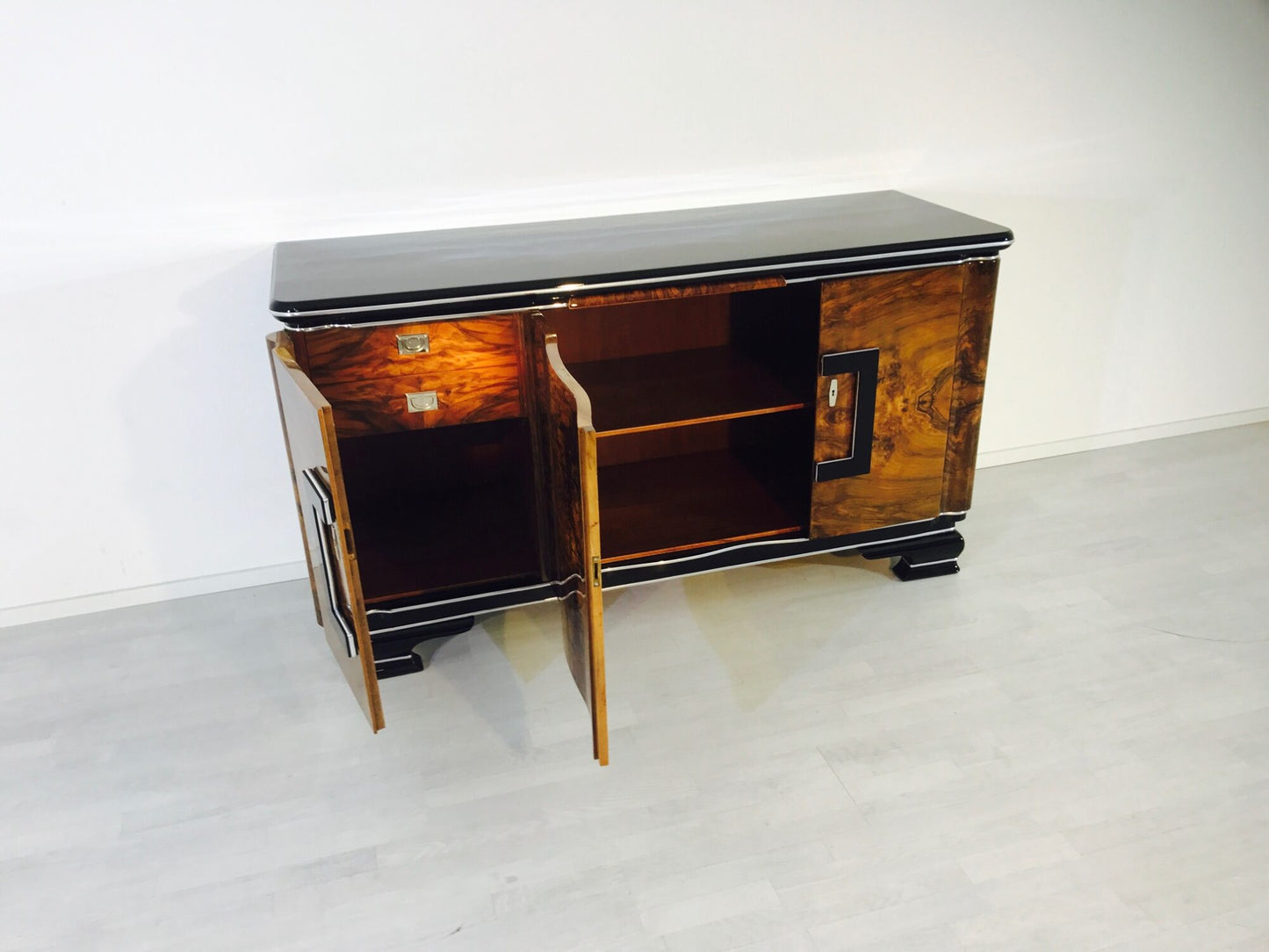 Art Deco Buffet aus Walnussholz
