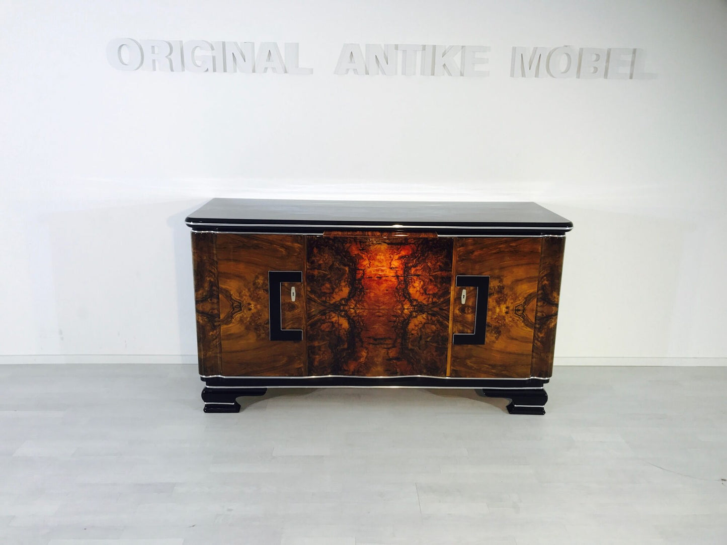 Art Deco Buffet aus Walnussholz