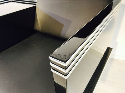 Großer Art Deco Sessel mit Chromleisten
