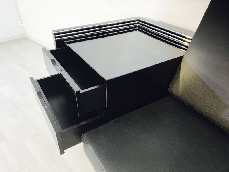 Großer Art Deco Sessel mit Chromleisten