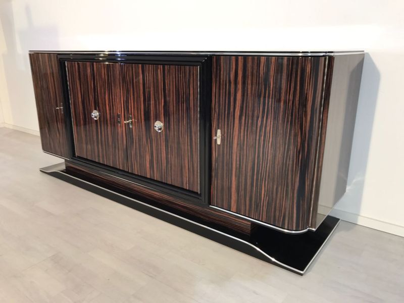 Art Deco Makassar Sideboard mit schwarzem Innenleben