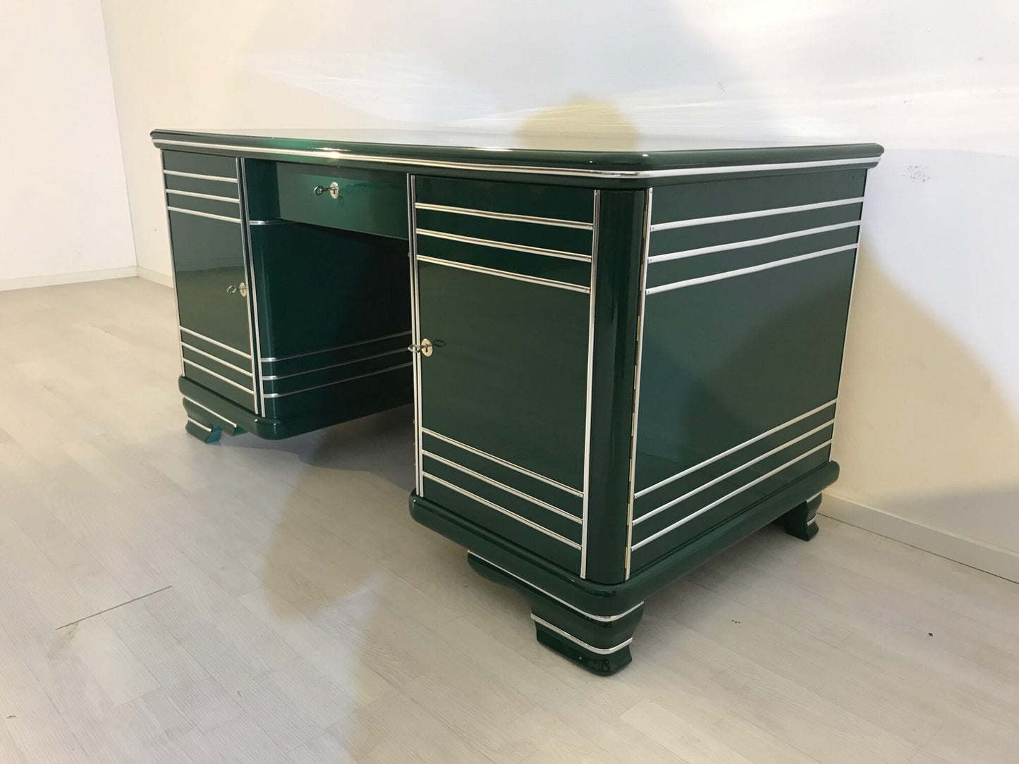 Art Deco Schreibtisch in Jaguar Racing Green 1920 aus Frankreich