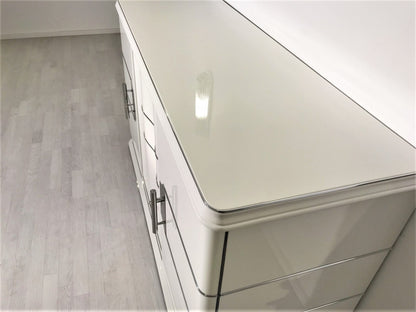 Weißes Art Deco Chrome Liner Sideboard mit schönen Chromgriffen