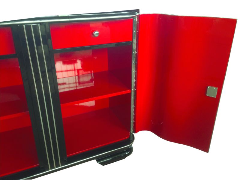 Geschwungene Art Deco Kommode – Rotes Innenleben