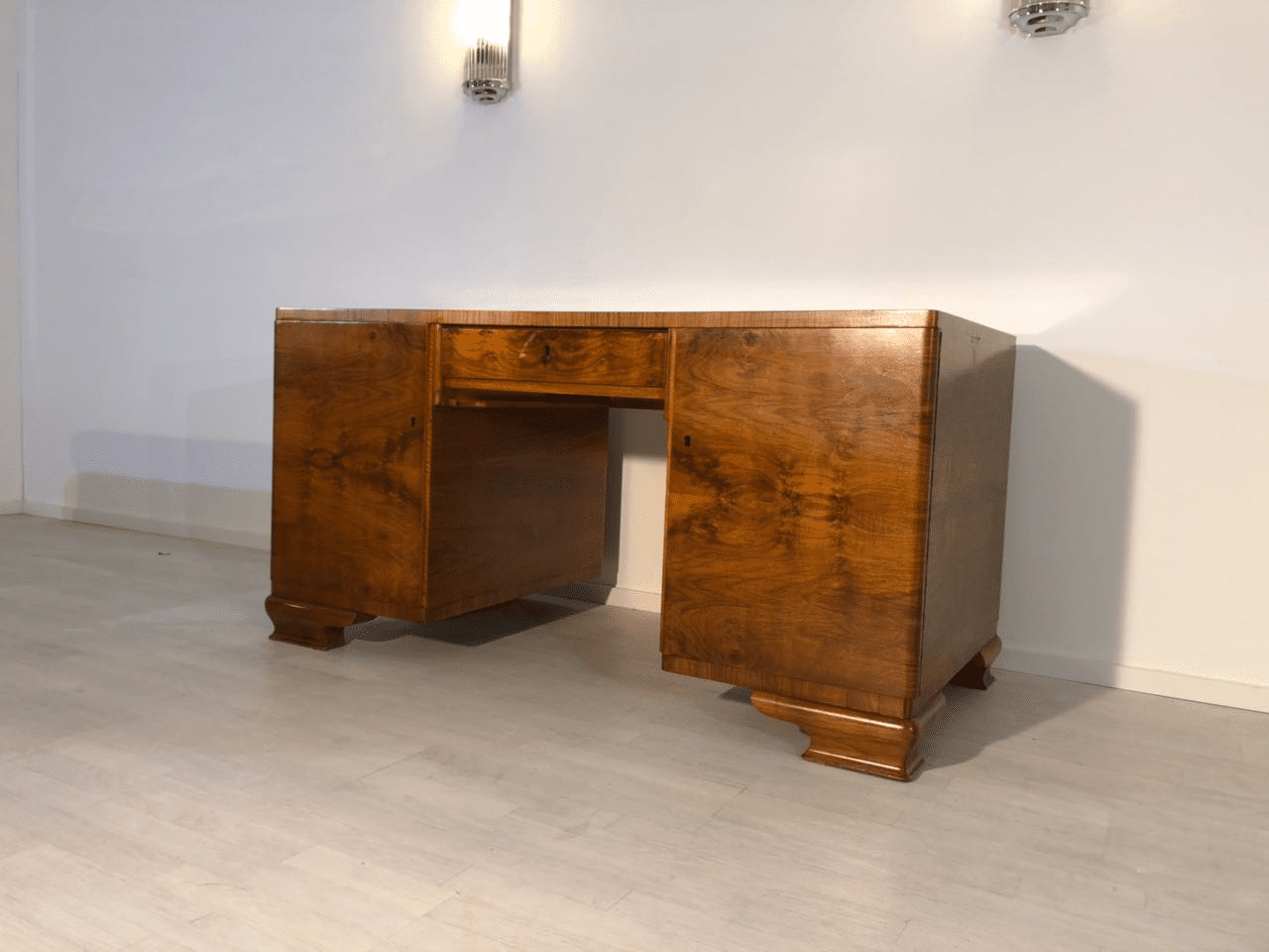 Art-Deco-Wurzelholz-Schreibtisch