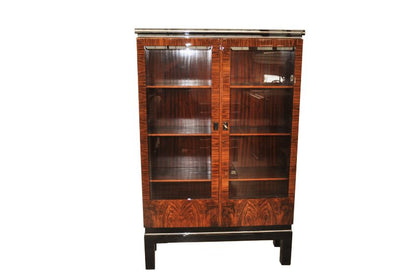 Walnussvitrine aus dem Art Deco
