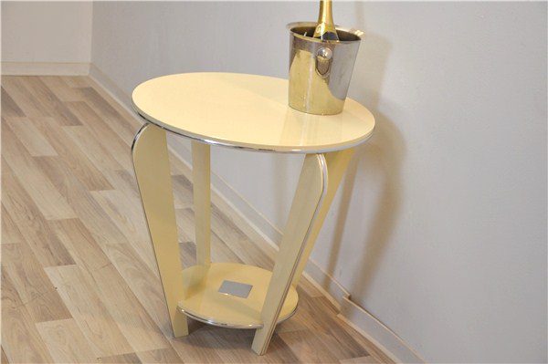 Art-Deco-Beistelltisch mit Chromapplikationen